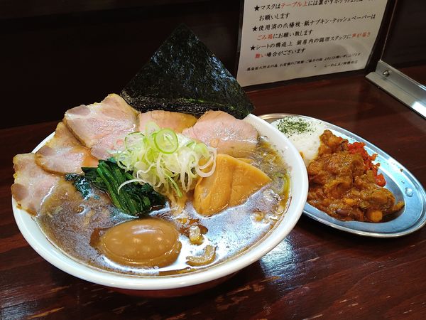 「醤油煮干しらーめん+全部入り+大盛り+限定飯　他」@らーめん 五ノ神精肉店 煮干し編の写真