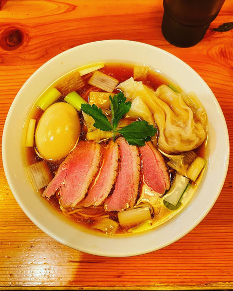 「特製鴨だし醤油ラーメン」@麺堂にしき 新宿歌舞伎町店の写真