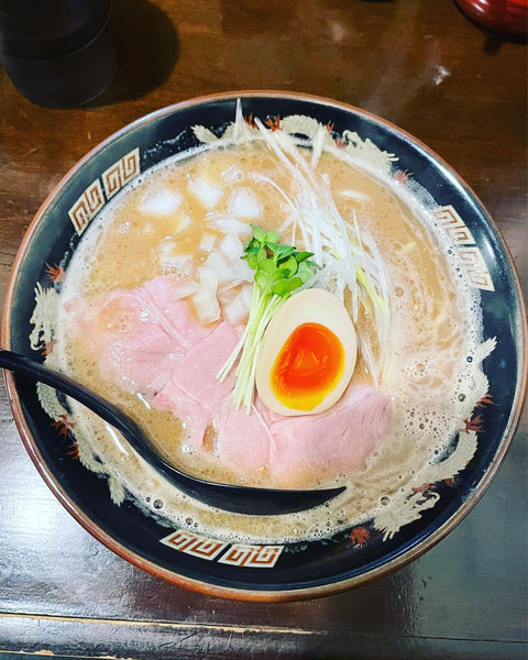 「魚豚骨ラーメン　半炒飯」@魚と豚と黒三兵の写真