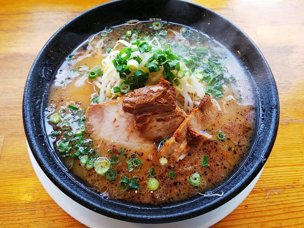 「指宿豚骨ラーメン〜かさね〜」@麺屋二郎の写真