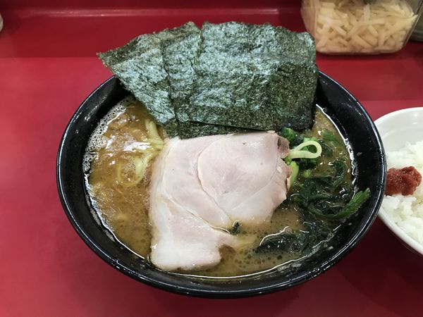 「ラーメン 並 750円＋ライス」@杉田家 千葉祐光店の写真