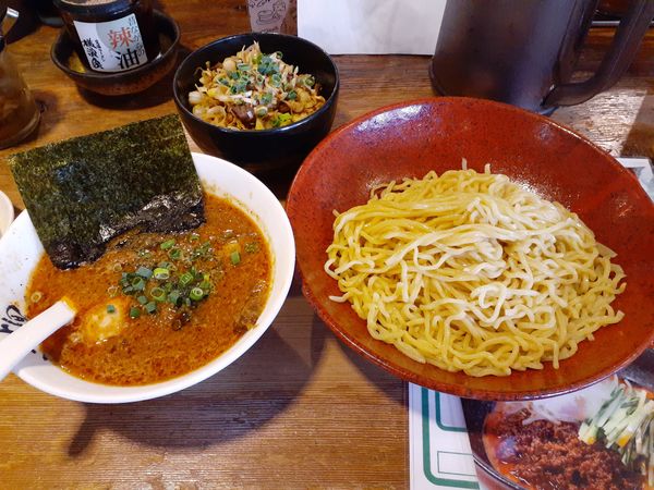 「辛味つけ麺、大盛、ネギチャーシュー丼」@横濱家 鶴川店の写真