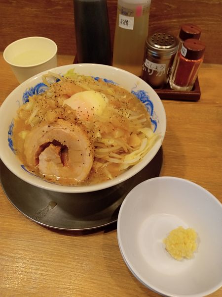 「ラーメン¥680 温玉¥100」@ジャンクガレッジ 大宮駅前店の写真