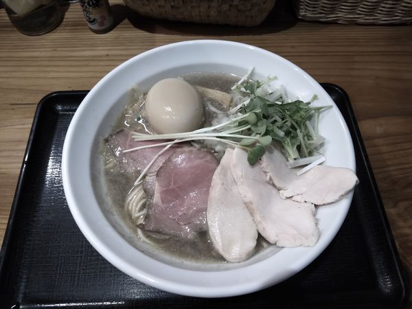 「特製塩煮干しそば」@つけめん・らーめん・煮干そば 金狼の写真