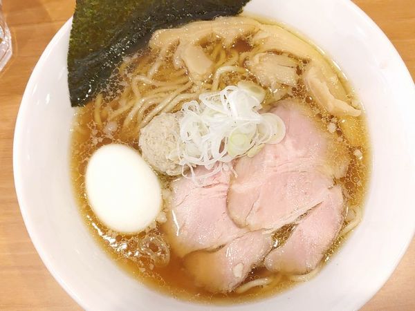 「醤油らーめん＋たまご」@しののめヌードルの写真