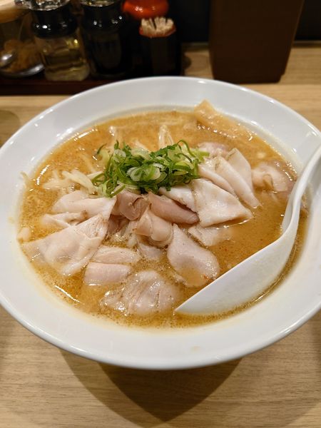「名物　白味噌肉ラーメン」@威風 蒲田南店の写真
