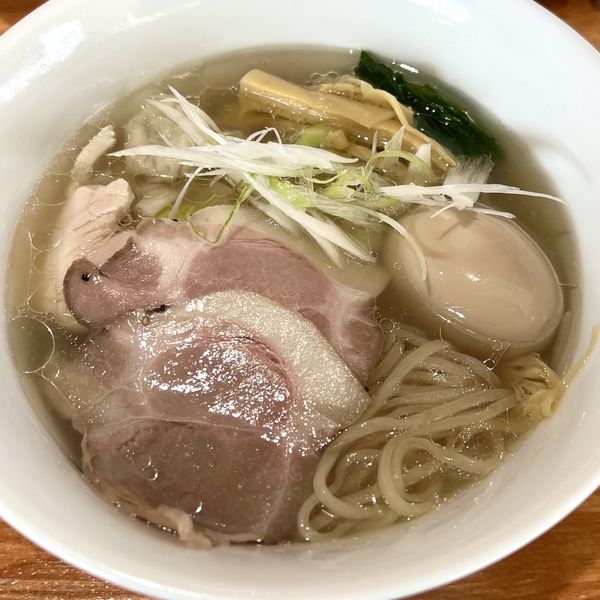 「特製 貝出汁中華そば（塩）」@中華そば 芳の写真