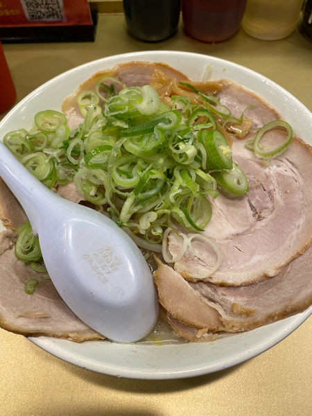 「しょうゆチャーシューめん1040円➕麺固め」@超ごってり麺 ごっつ 亀戸本店の写真