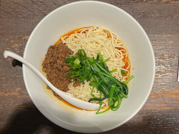 「成都式汁なし担々麺」@六坊担担面の写真