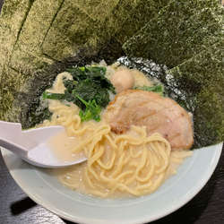 豚骨塩ラーメン　海苔トッピング