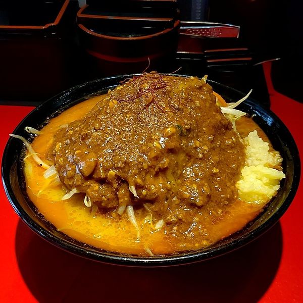 「味噌麻辣タンメン (白味噌)」@濃厚タンメン かめしげの写真