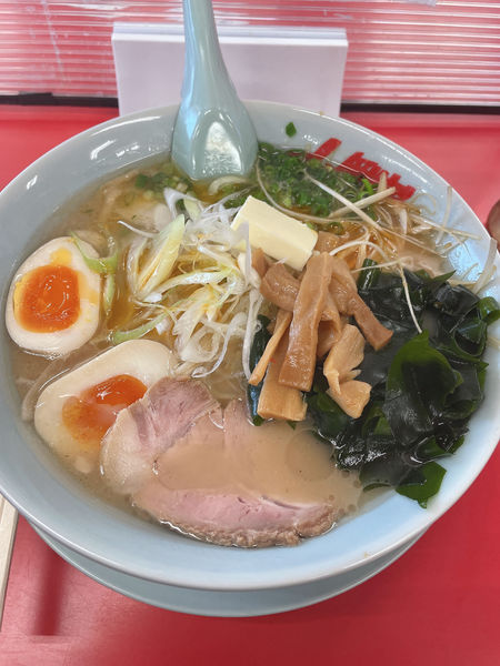 「海老塩豚骨ラーメン」@山岡家 千葉若葉区店の写真