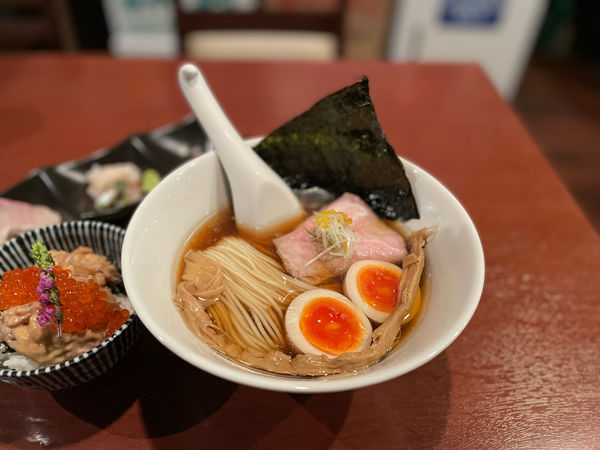 「津軽煮干し中華蕎麦（味玉入り）¥850」@酒肴場 屯の写真
