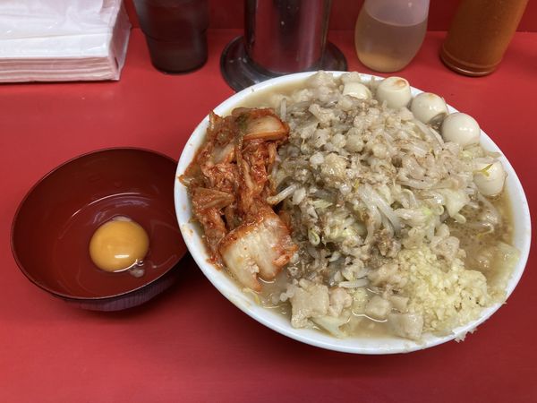 「小ラーメン＋生卵＋キムチ＋ウズラ」@ラーメン二郎 仙台店の写真