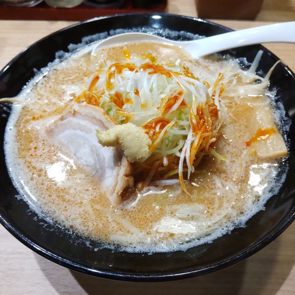 「濃厚味噌辛ねぎらーめん（￥880）」@威風 蒲田南店の写真