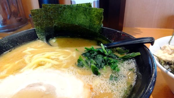 「#ラーメン #800円 #肉マヨ丼 #300円」@ラーメン銀家 戸塚店の写真