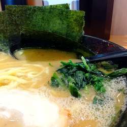 #ラーメン #800円 #肉マヨ丼 #300円