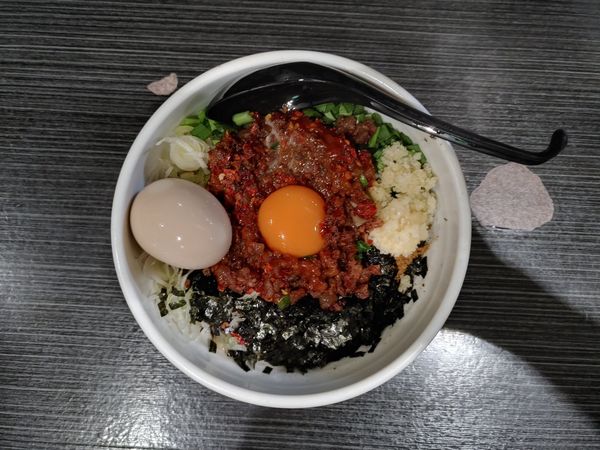 「台湾まぜそば(小)　激辛　味玉」@らーめんまぜそば あらし 錦本店の写真