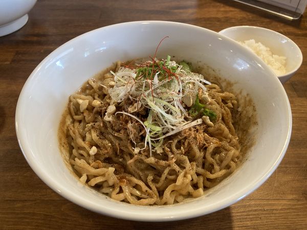 「汁無し担担麺」@空の青とひまわり畑の写真