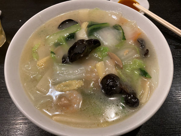 「海鮮タン麺　800円(税抜)」@中国酒家 十年 町田店の写真