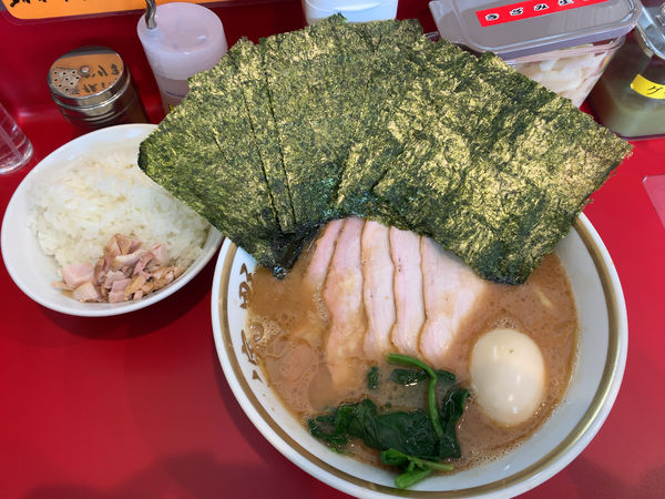 「得増しラーメン並＋ライス」@ラーメン濱野家の写真