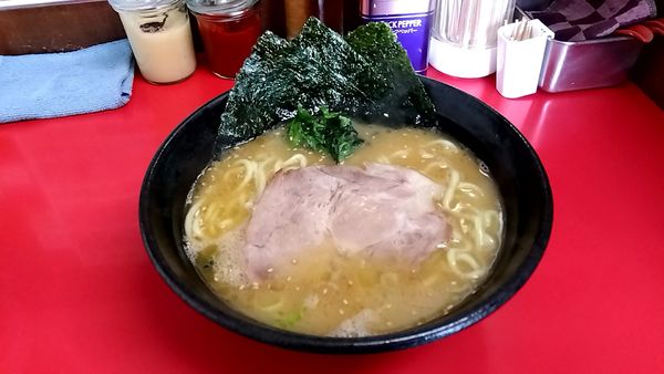 「らーめん（６８０円）」@横浜家系  一二三家の写真