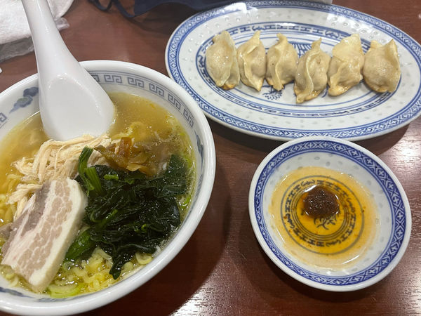 「上湯半麺　焼餃子」@上海餃子 りょう華の写真