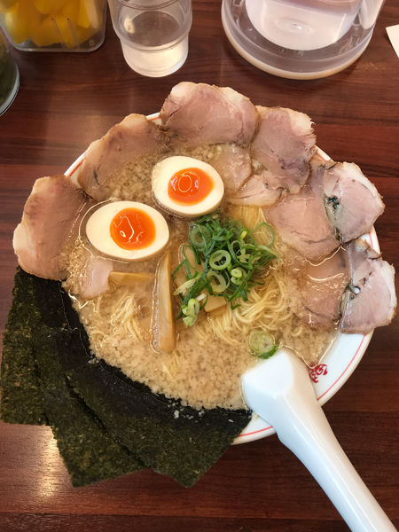 「特製醤油全部のせラーメン　大盛り」@ラーメン魁力屋 都岡店の写真
