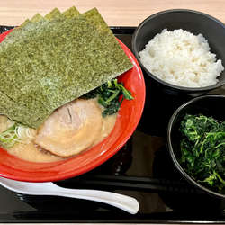 海苔らーめん770円+ほうれん草80円