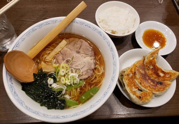 「ランチB ラーメン.半餃子.半ライス(730円)」@厨華麺飯店 北海の写真