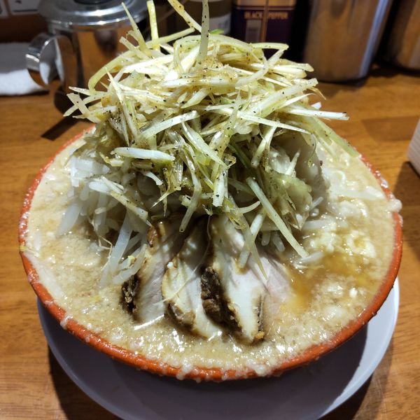 「ネギらーめん ヤサイ、アブラ増し」@らーめん バリ男 大森店の写真
