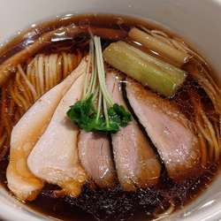 名古屋コーチンの鴨醤油らぁ麺