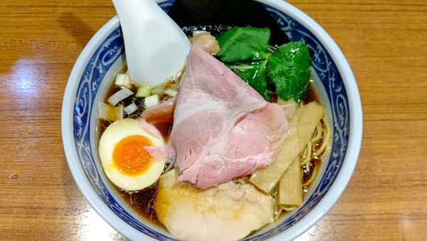 「煮干そば黒醤油」@寿製麺よしかわ 川越店の写真