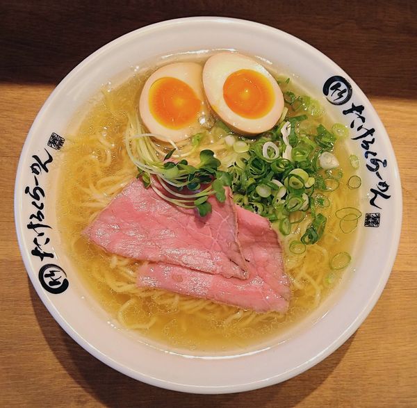 「牛塩らぁ麺+味玉」@たけろくらーめん 高田馬場店の写真