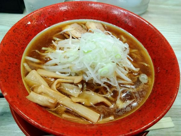 「旭川醤油ラーメン790円（大盛り）クーポン大盛り無料サービス」@みそ吟 鶴舞店の写真