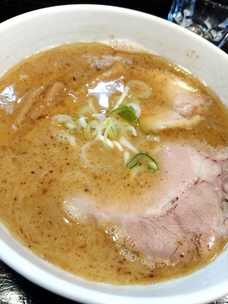 「とんこつしょうゆらーめん」@らーめん ふらりの写真