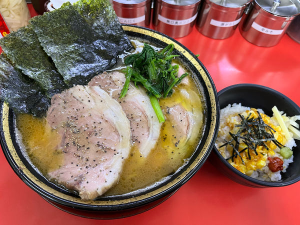 「中盛チャーシューメン+塩豚チャーシュー3枚 玉子まぶし」@はじめ家の写真