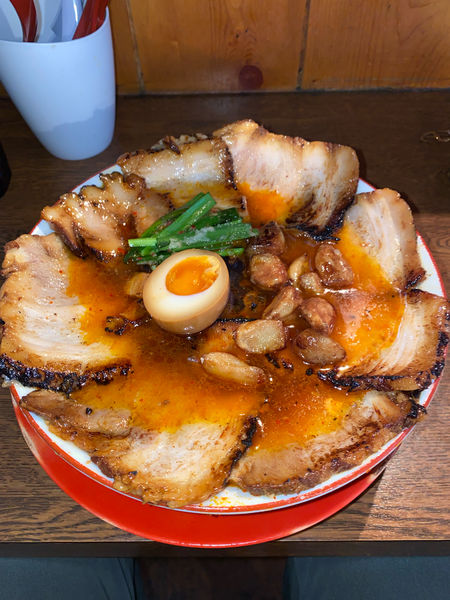 「焼豚ラーメン大盛肉盛りにんにく大辛¥1,300円」@焼豚ラーメン 三條の写真