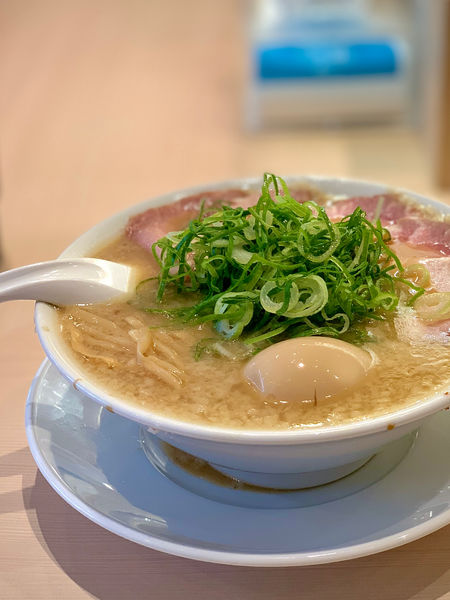 「特製醤油豚骨ラーメン」@京都ラーメン森井 千歳烏山店の写真