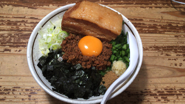 「とろ豚まぜそば　1200円」@麺 酒 やまのの写真