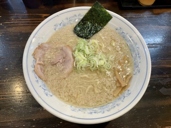 「東京背脂 醤油らぁめん750円＋中盛100円」@らぁめん屋 うどすの写真