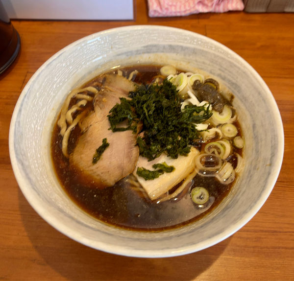 「濃口醤油らぁ麺（950円）」@唯一無二のらぁ麺専門店 イ袋ワシづかみの写真