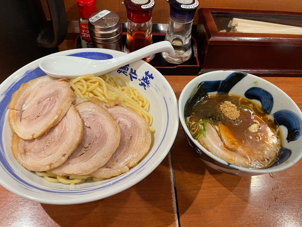 「つけ麺（大盛・チャーシュートッピング）」@麺や 葵 日暮里駅前店の写真