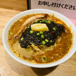ブラックラーメン