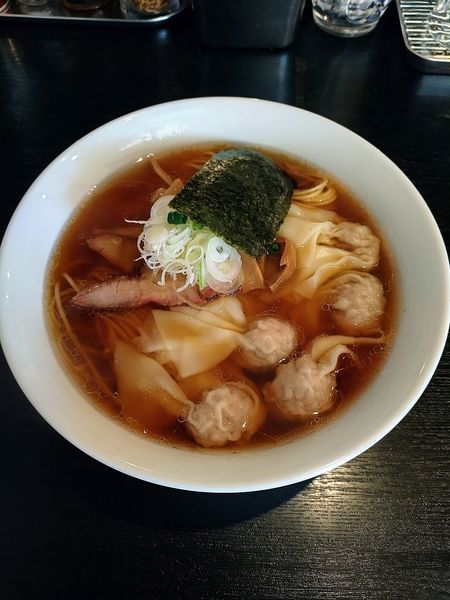 「ワンタンメン醤油」@支那ソバ 小むろの写真