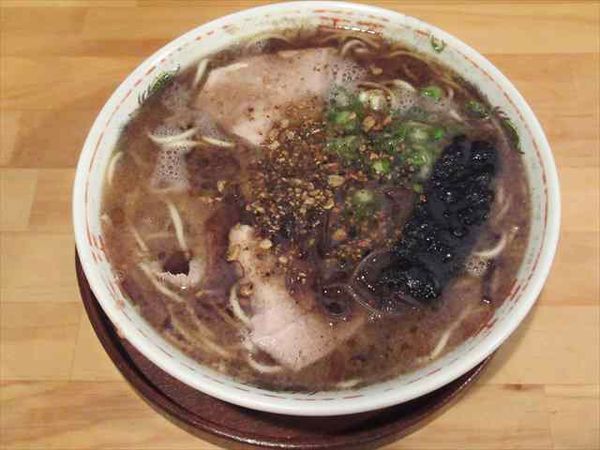 「ラーメン（焼きニンニク入り）（550円）」@天琴の写真