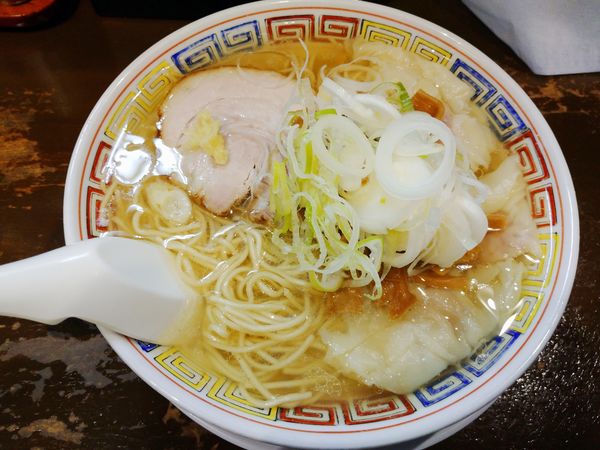 「塩中華（細麺）＋ワンタン」@丸中華そばの写真