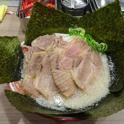 のりチャーシューめん（1,200円）＋もやし（100円）