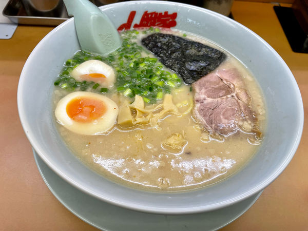 「プレミアム塩とんこつ」@ラーメン山岡家 壬生店の写真
