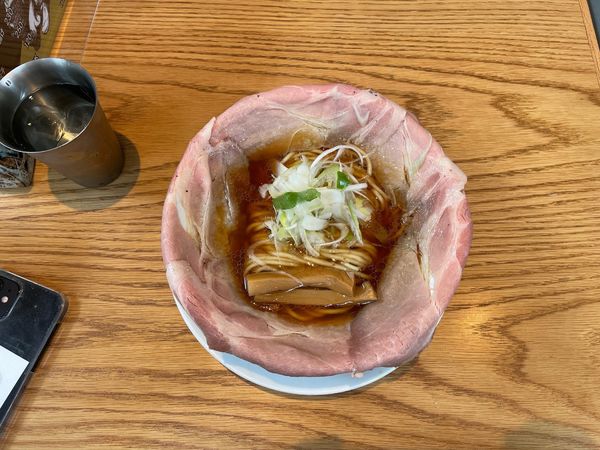 「ピストル　チャーシュー5枚」@ラーメン大戦争 神田店の写真